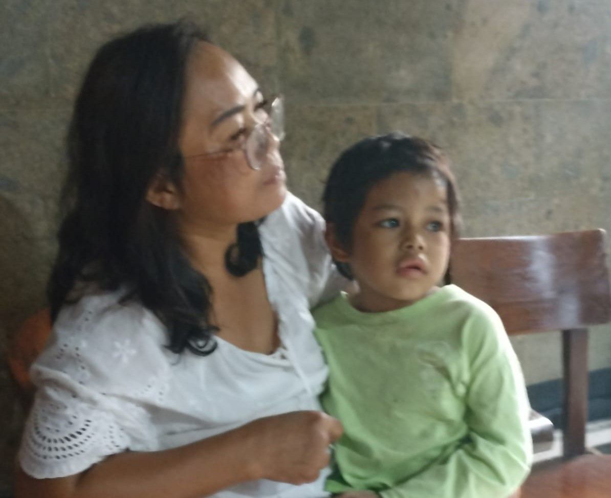 podiumnews.com-Balita Ditemukan Terlantar, Kondisi Patah Kaki